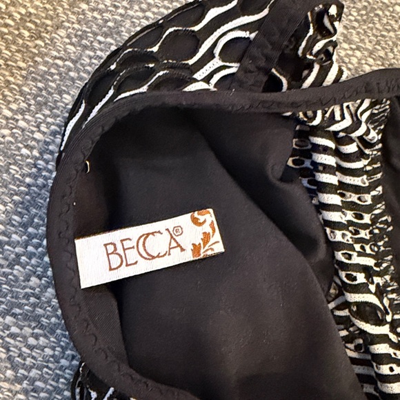 BECCA Women's Show & Tell Crochet Plunge One Piece Swimsuit - Picture 4 of 6